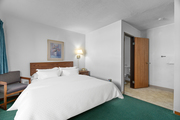 Rooms & Amenities | Rest easy at our motel | StayInn